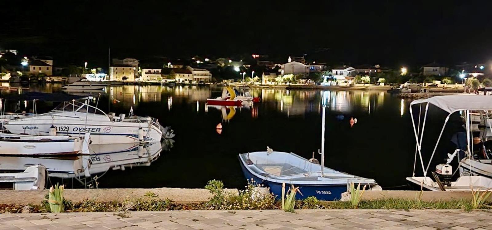 Apartment Del Mar Vinišće Eksteriør bilde